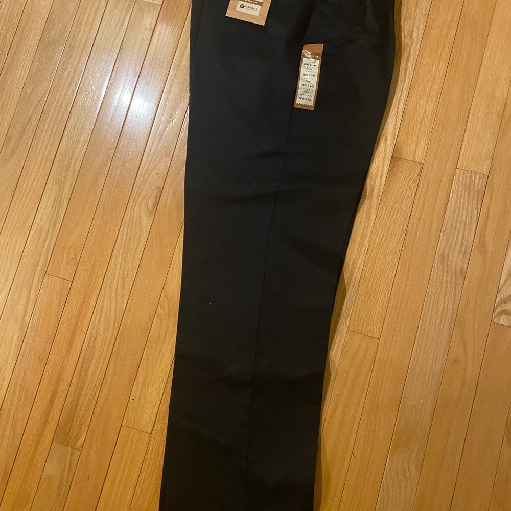 Men's Haggar Work to Wear Black pants. NWT smoke free home.